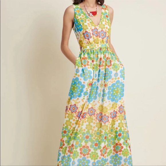 Modcloth Muster the Length Maxi Dress in Retro Floral Dots - Picture 3 of 12